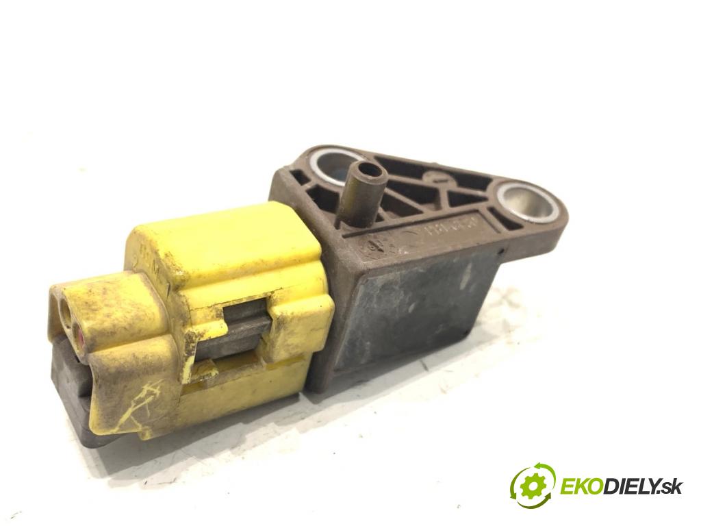 AUDI A4 B8 sedan 2009 105 kW 2.0 TDI 1968 snímač nárazu 8K0959651 (Snímač nárazu)