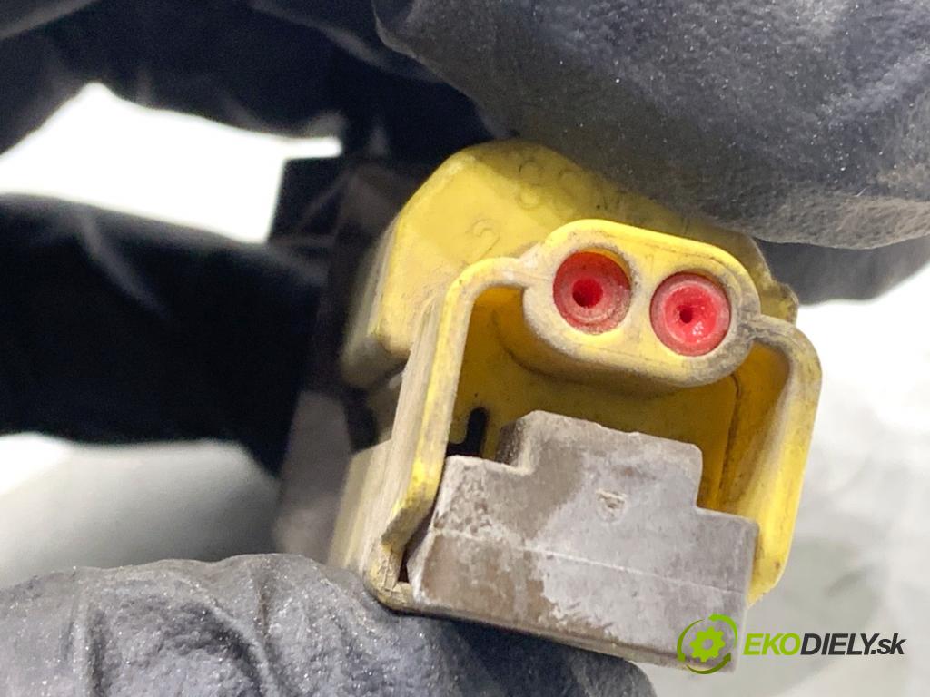 AUDI A4 B8 sedan 2009 105 kW 2.0 TDI 1968 snímač nárazu 8K0959651 (Snímač nárazu)