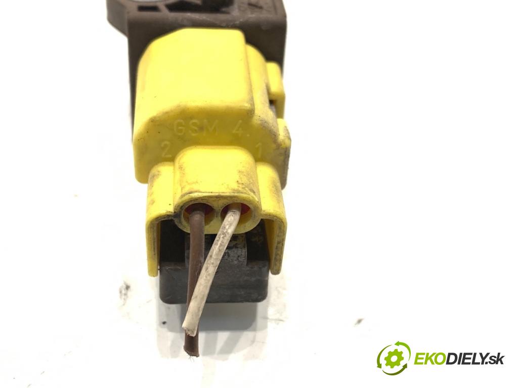 AUDI A4 B8 sedan 2009 105 kW 2.0 TDI 1968 Snímač nárazu 8K0959651 (Snímač nárazu)