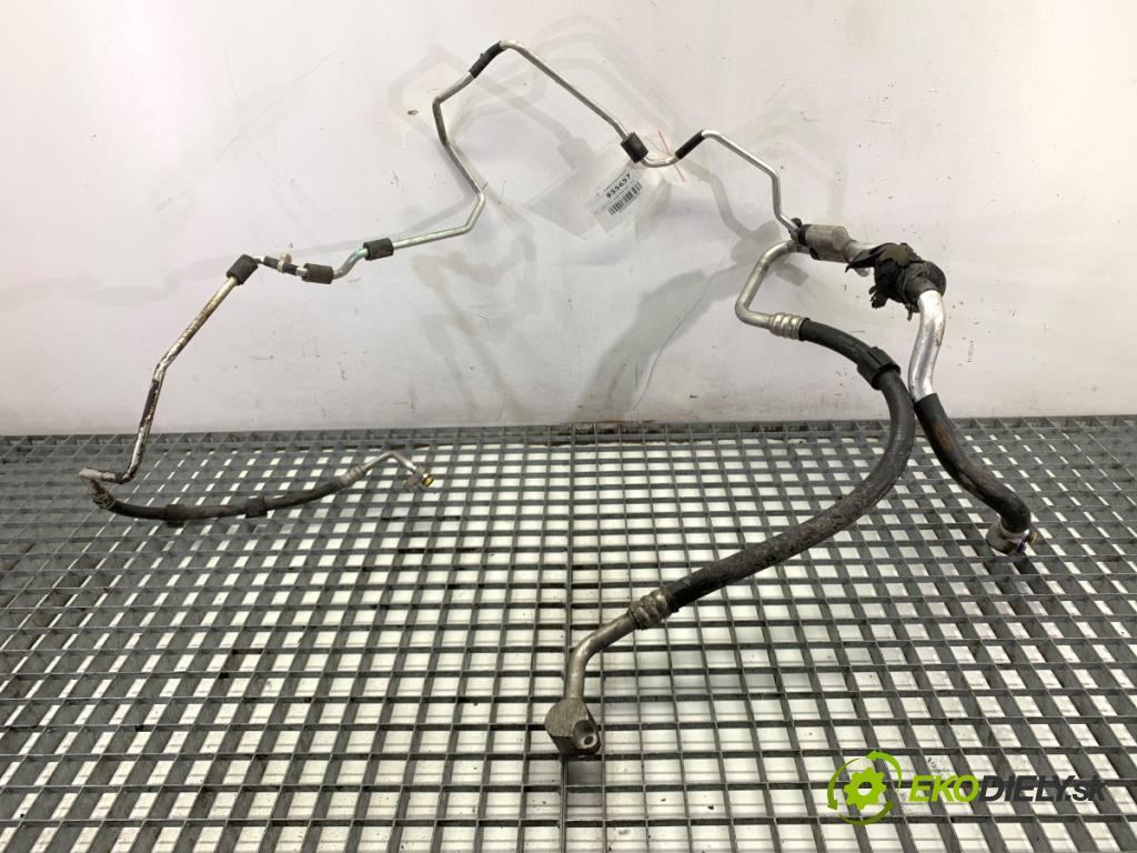 AUDI A4 B8 sedan 2009 105 kW 2.0 TDI 1968 rúrka klimatizace 8K1260712B (Trubka klimatizace)