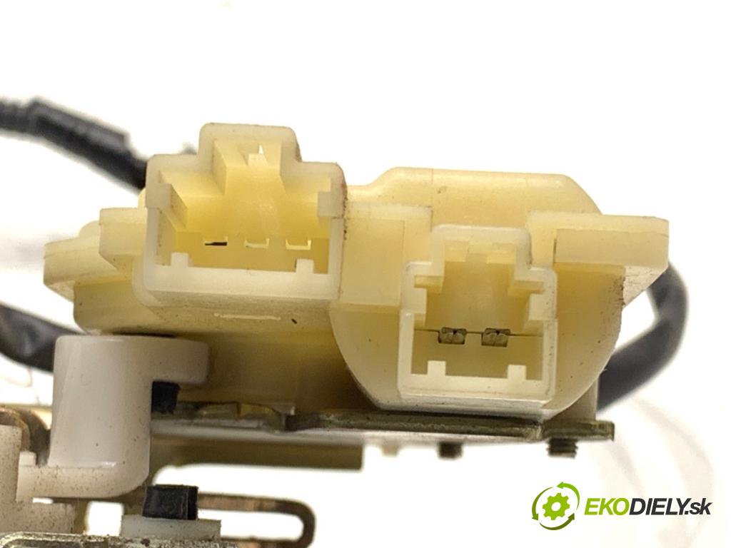 HONDA JAZZ II liftback 2001 59 kW 1.4 1339 zámok dverí zad