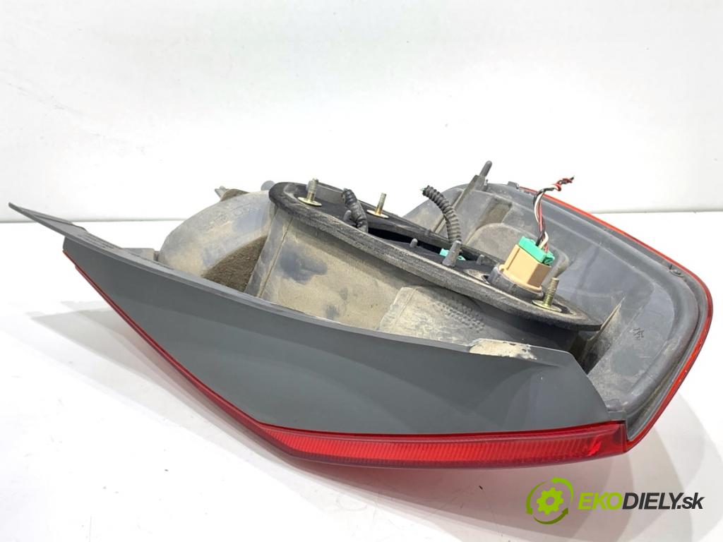 HONDA JAZZ II liftback 2001 59 kW 1.4 1339 Svetlo pravy zad