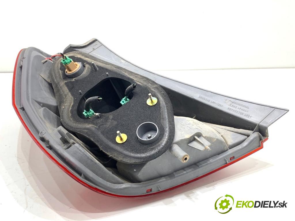 HONDA JAZZ II liftback 2001 59 kW 1.4 1339 Svetlo pravy zad