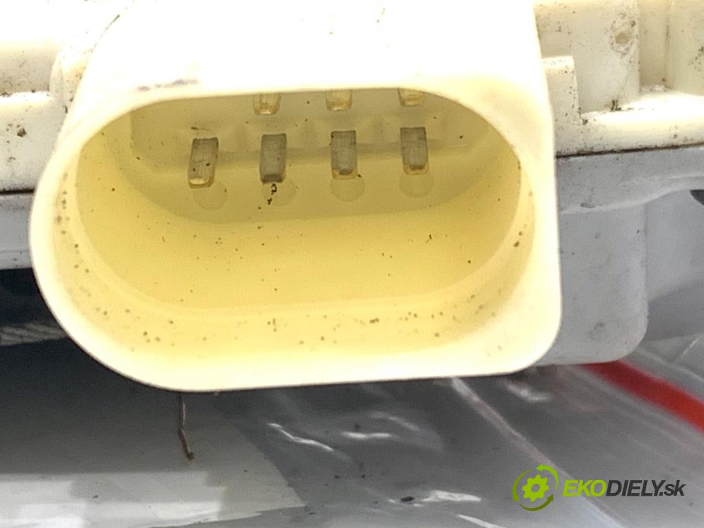 VW PASSAT B7 Kombi 2011 103 kW 2.0 TDI 1968 zámok Dvere pravy zad 3C4839016A