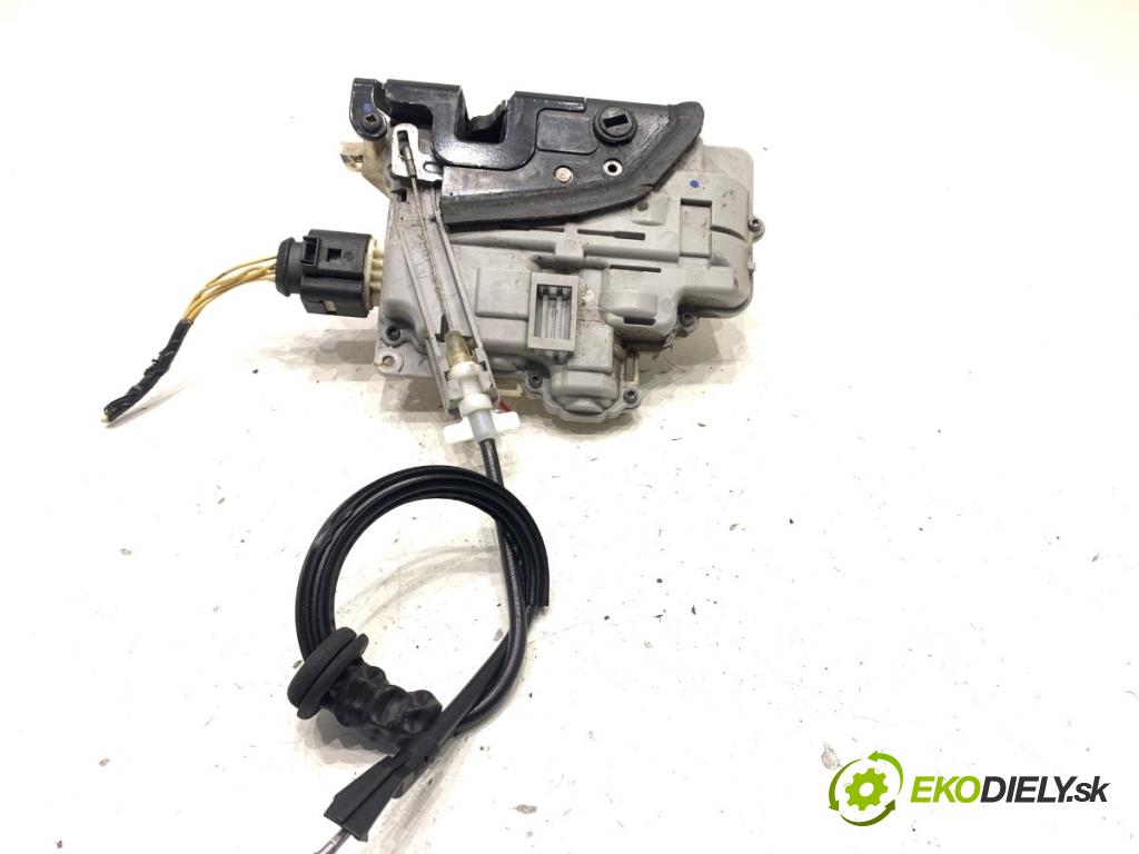 VW PASSAT B7 Kombi 2011 103 kW 2.0 TDI 1968 zámok Dvere ľavy zad 3C4839015A