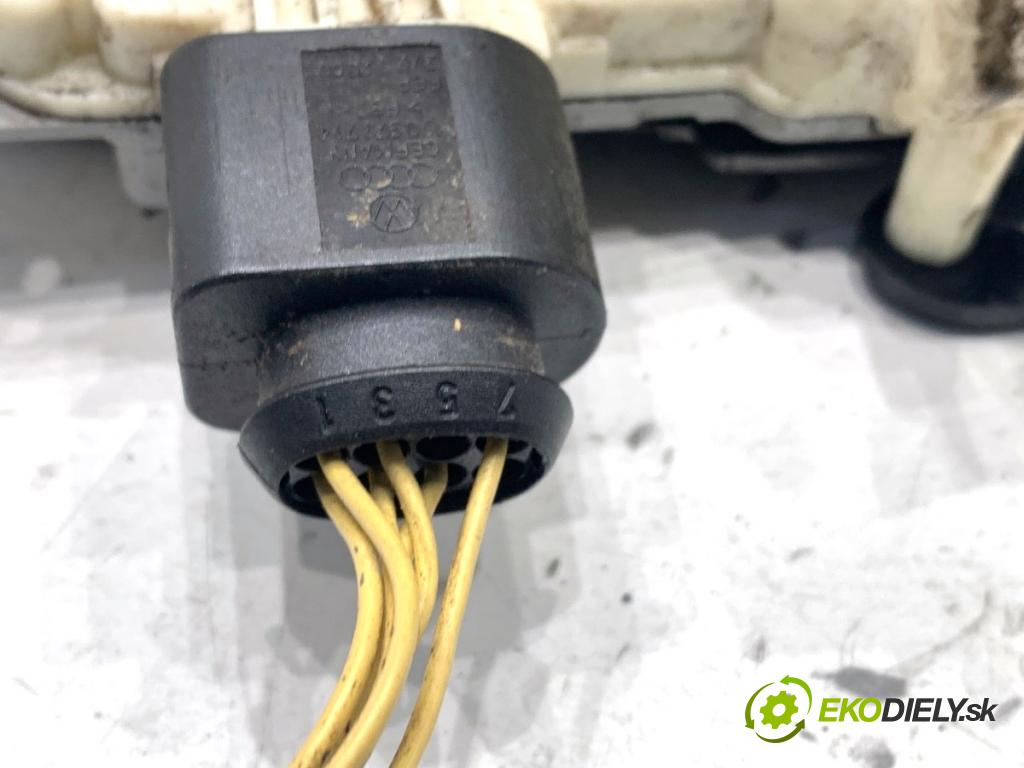 VW PASSAT B7 Kombi 2011 103 kW 2.0 TDI 1968 zámok Dvere ľavy zad 3C4839015A