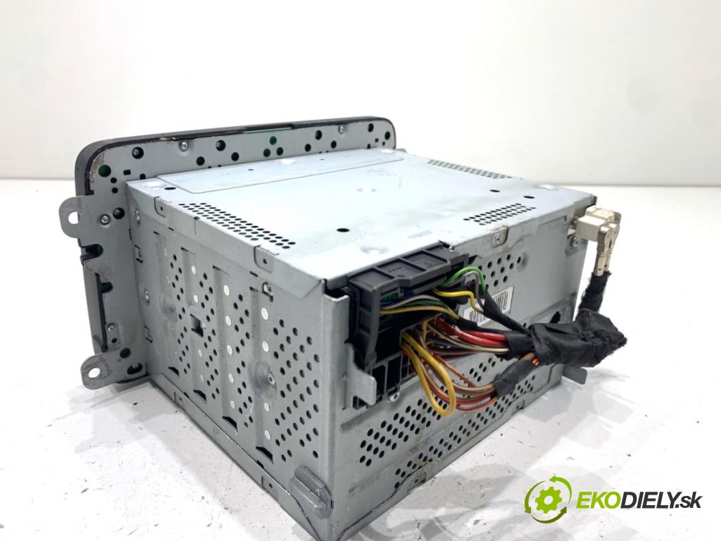 VW PASSAT B7 Kombi 2011 103 kW 2.0 TDI 1968 RADIO 1K0035186AN (Audio zariadenie)