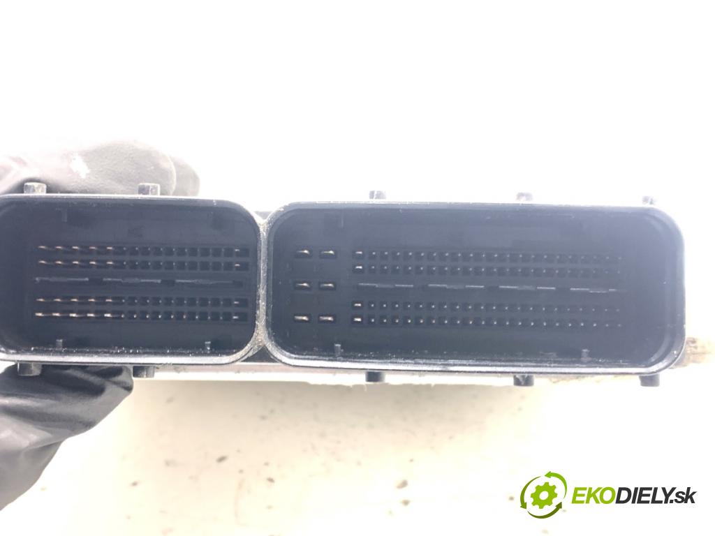 VW PASSAT B7 Kombi 2011 103 kW 2.0 TDI 1968 řídící jednotka motora 03L907309N (Řídicí jednotka)