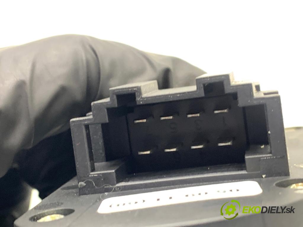 VW PASSAT B7 Kombi 2011 103 kW 2.0 TDI 1968 Prepínač sedačky