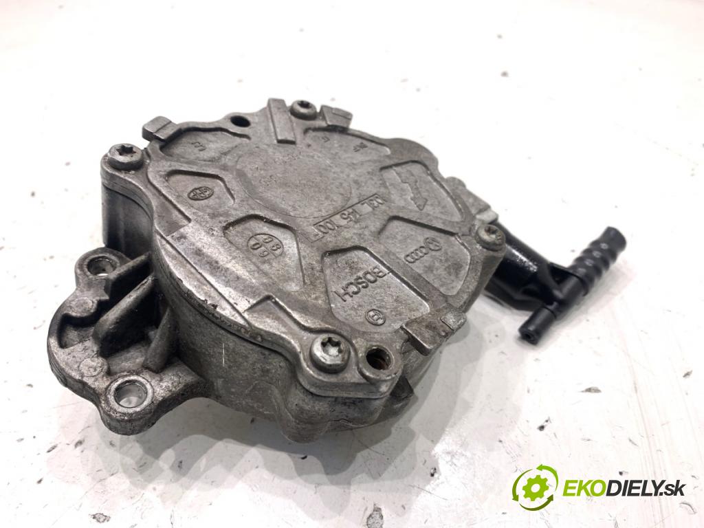 VW PASSAT B7 Kombi 2011 103 kW 2.0 TDI 1968 pumpa vakuová 03L145100F