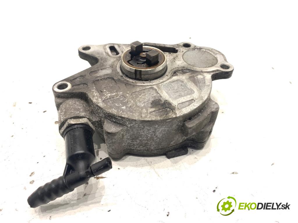 VW PASSAT B7 Kombi 2011 103 kW 2.0 TDI 1968 pumpa vakuová 03L145100F