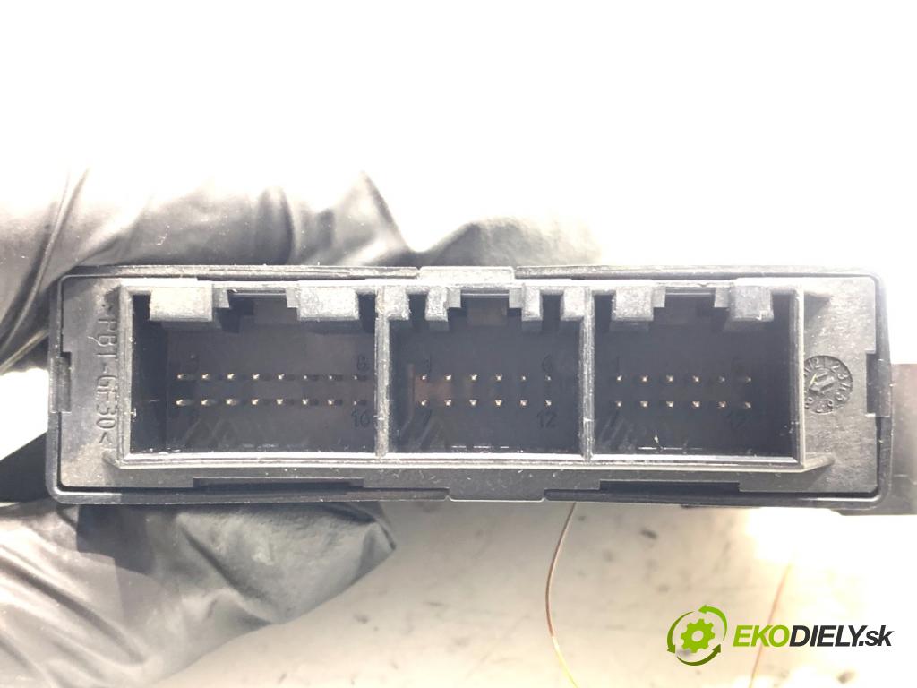 VW PASSAT B7 Kombi 2011 103 kW 2.0 TDI 1968 Modul PDC 3AE919475 (Riadiaca jednotka ostatné)