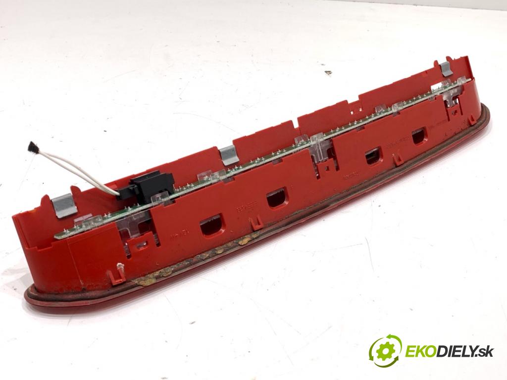 VW PASSAT B7 Kombi 2011 103 kW 2.0 TDI 1968 Svetlo brzdových svetiel 1K6945097A