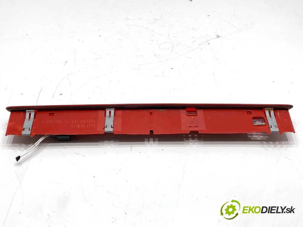 VW PASSAT B7 Kombi 2011 103 kW 2.0 TDI 1968 Svetlo brzdových svetiel 1K6945097A