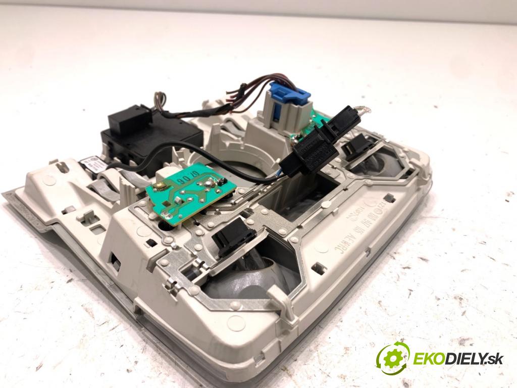 VW PASSAT B7 Kombi 2011 103 kW 2.0 TDI 1968 Svetlo stropné 1K0947105AE