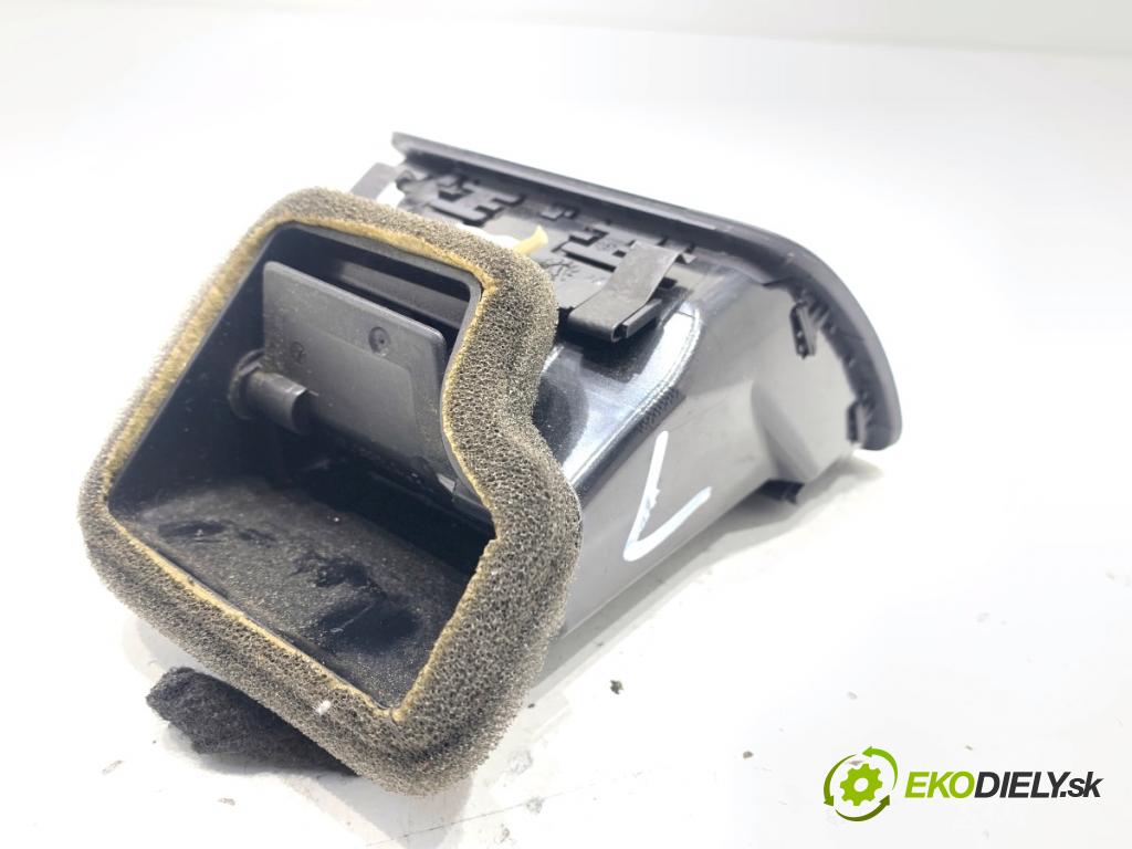 VW PASSAT B7 Kombi 2011 103 kW 2.0 TDI 1968 Mriežky kúrenia ľavy predný