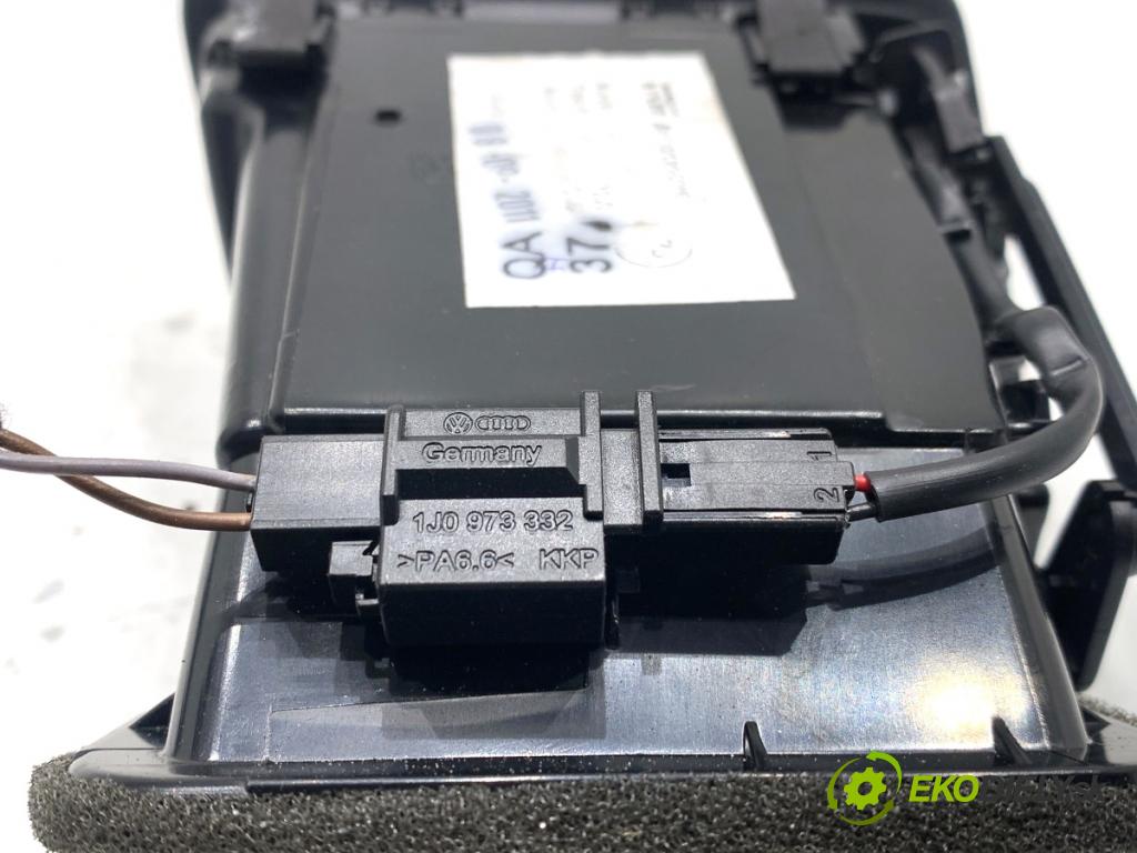 VW PASSAT B7 Kombi 2011 103 kW 2.0 TDI 1968 Mriežky kúrenia ľavy predný