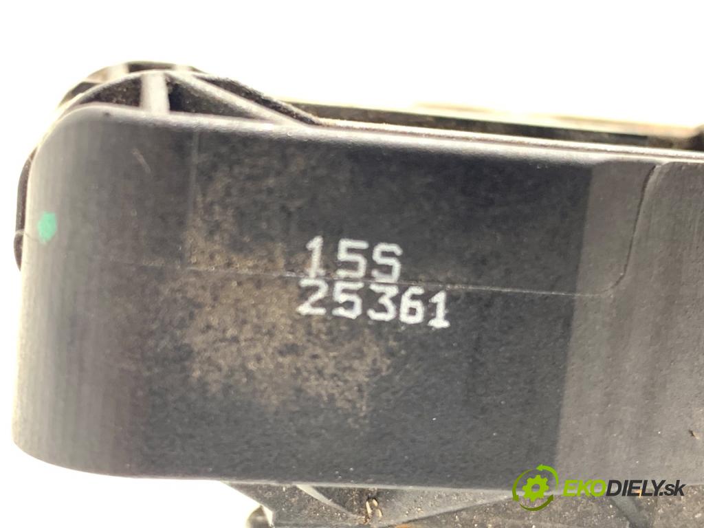 VW PASSAT B7 Kombi 2011 103 kW 2.0 TDI 1968 Kľučka vonkajšia ľavy zad