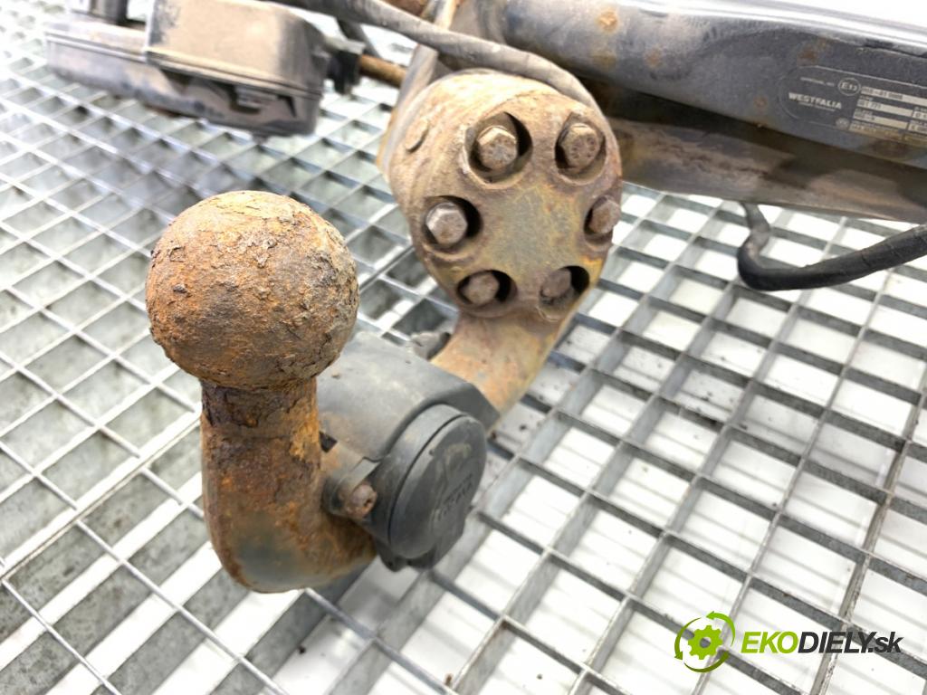 VW PASSAT B7 Kombi 2011 103 kW 2.0 TDI 1968 Hák ťažné zariadenie 3AA803880E (Ťažné zariadenie)