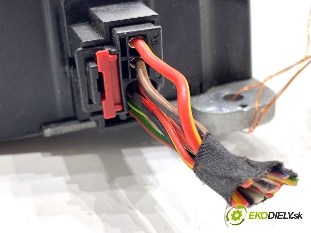 VW PASSAT B7 Kombi 2011 103 kW 2.0 TDI 1968 blokáda volantu 3C0905861J (Riadenie ostatné)