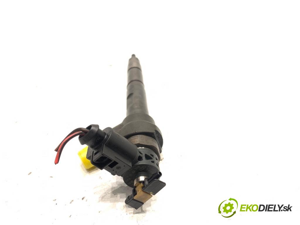 VW PASSAT B7 Kombi 2011 103 kW 2.0 TDI 1968 vstrekovač 03L130277J (Vstrekovač paliva)