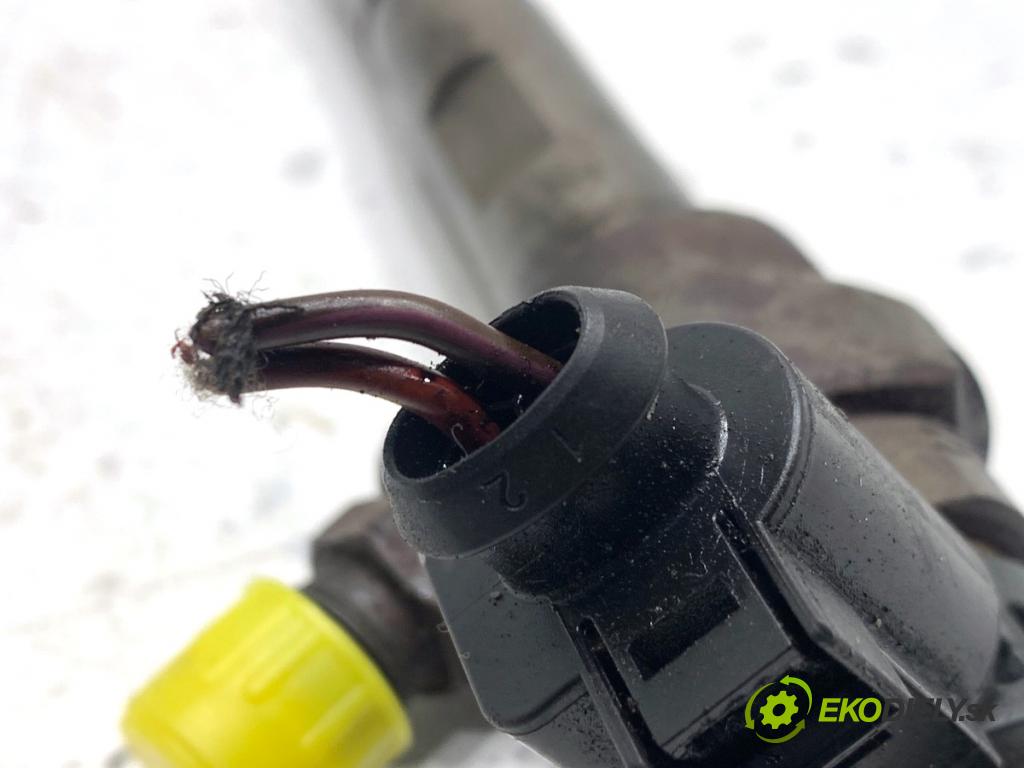 VW PASSAT B7 Kombi 2011 103 kW 2.0 TDI 1968 vstrekovač 03L130277J (Vstrekovač paliva)