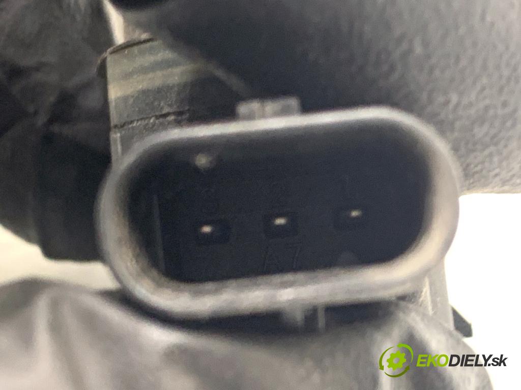 VW PASSAT B7 Kombi 2011 103 kW 2.0 TDI 1968 snímač PDC 5KD919275A