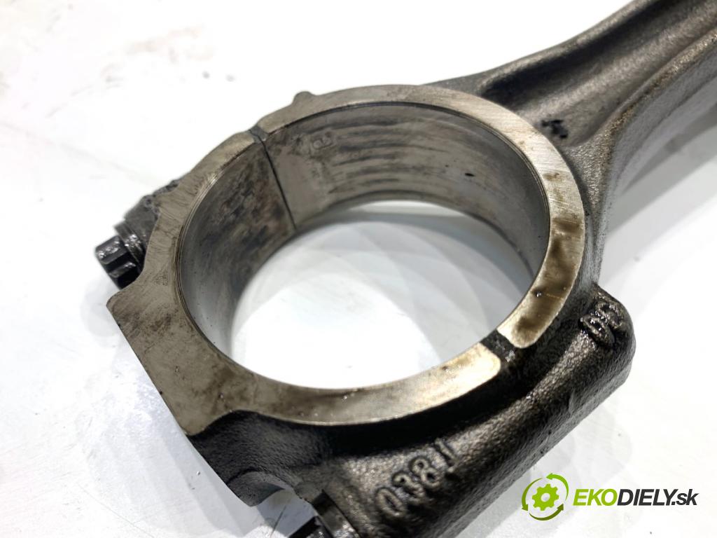 AUDI A4 B8 Kombi 2013 130 kW 2.0 TDI quattro 1968 PÍST: ojnice  (Píst)