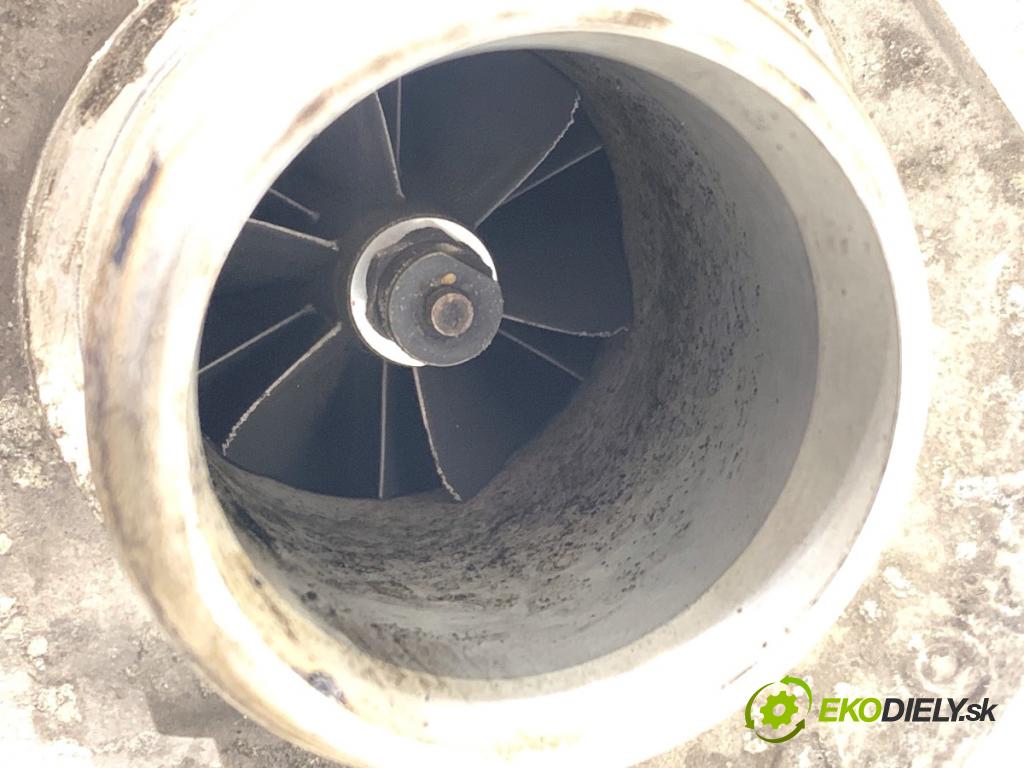 AUDI A4 B8 Kombi 2013 130 kW 2.0 TDI quattro 1968 turbo 03L145721B (Kompletní turbodmychadlo)