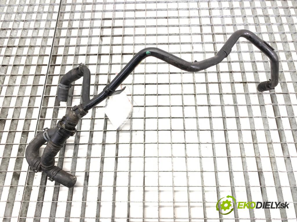 AUDI A4 B8 Kombi 2013 130 kW 2.0 TDI quattro 1968 rozdělovač vody 03L122157Q