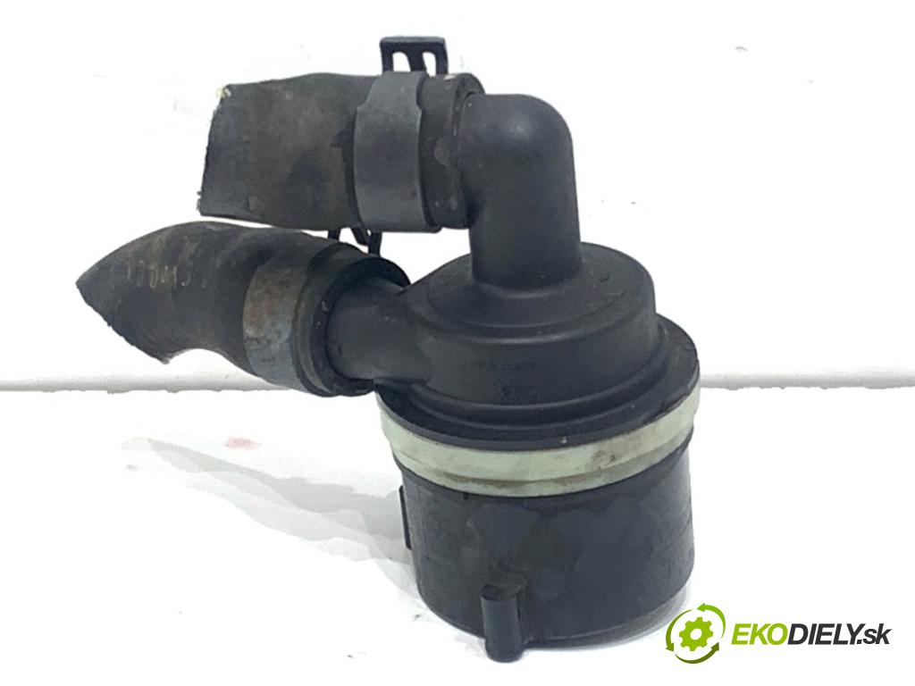 AUDI A4 B8 Kombi 2013 130 kW 2.0 TDI quattro 1968 DALŠÍ: pumpa vody 5N0965561A (Vodní pumpa)