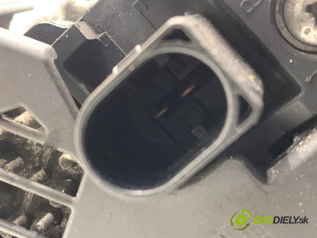 AUDI A4 B8 Kombi 2013 130 kW 2.0 TDI quattro 1968 Alternátor 03L903017E (Alternátor)