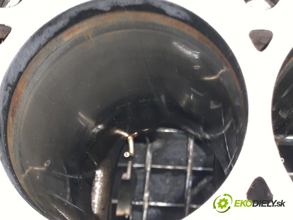 AUDI A4 B8 Kombi 2013 130 kW 2.0 TDI quattro 1968 JEDNOTKA: motora 03L021CJ (Blok motoru)