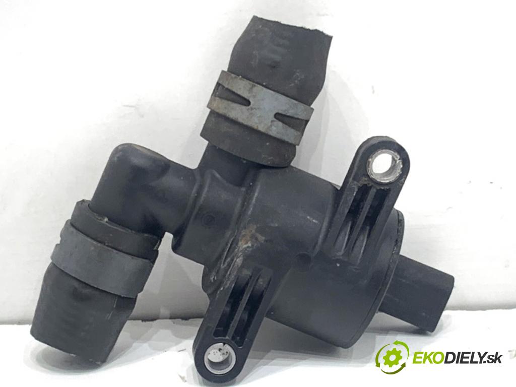 AUDI A4 B8 Kombi 2013 130 kW 2.0 TDI quattro 1968 DALŠÍ: pumpa vody 4H0121671D (Vodní pumpa)