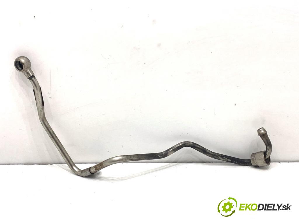 AUDI A4 B8 Kombi 2013 130 kW 2.0 TDI quattro 1968 rúrka turba 03L145771AS (Hadice turbodmychadla)