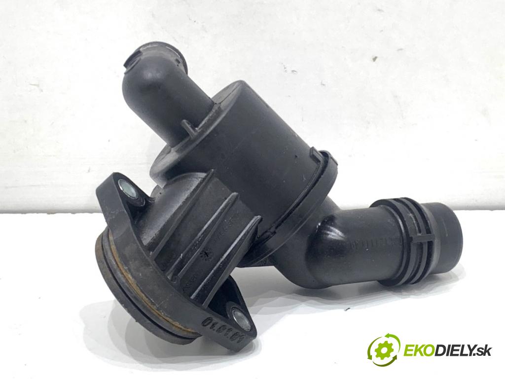 AUDI A4 B8 Kombi 2013 130 kW 2.0 TDI quattro 1968 Obal termostatu V3932006 (Obal (príruba) termostatu)