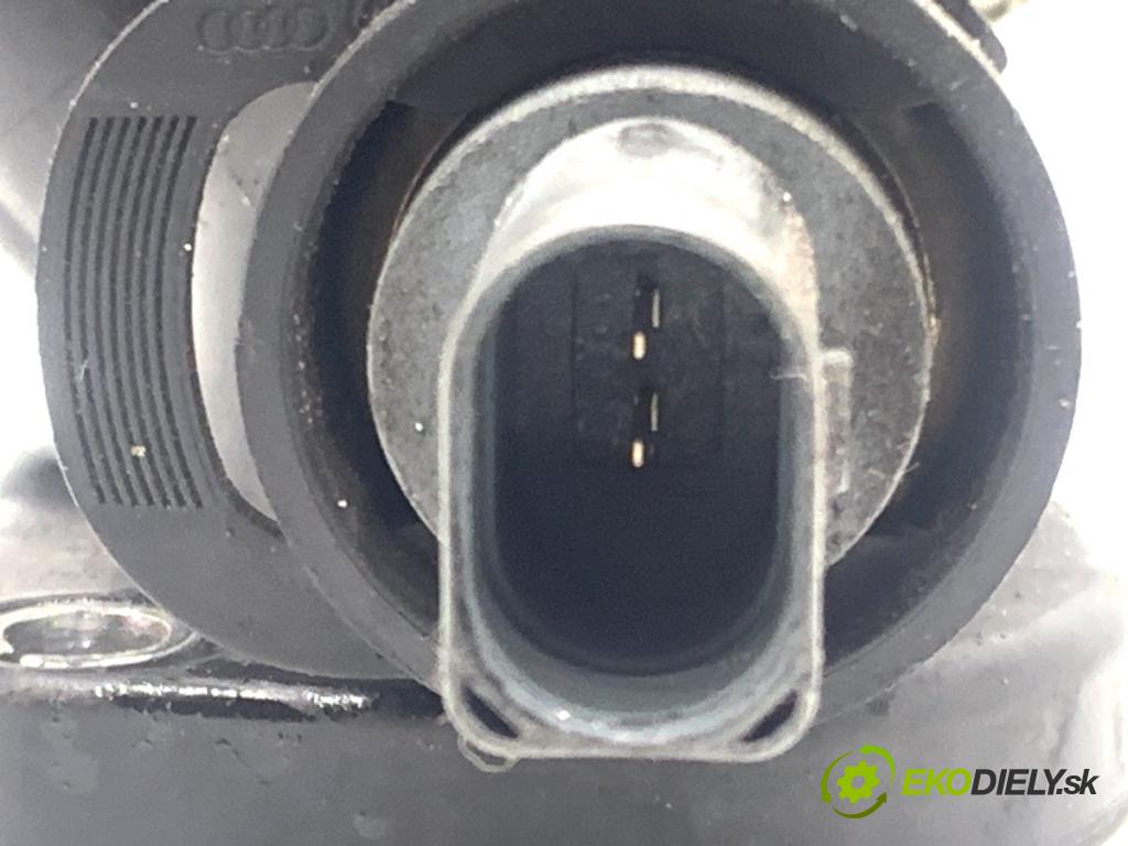 AUDI A4 B8 Kombi 2013 130 kW 2.0 TDI quattro 1968 priruba vody 03L121132AC