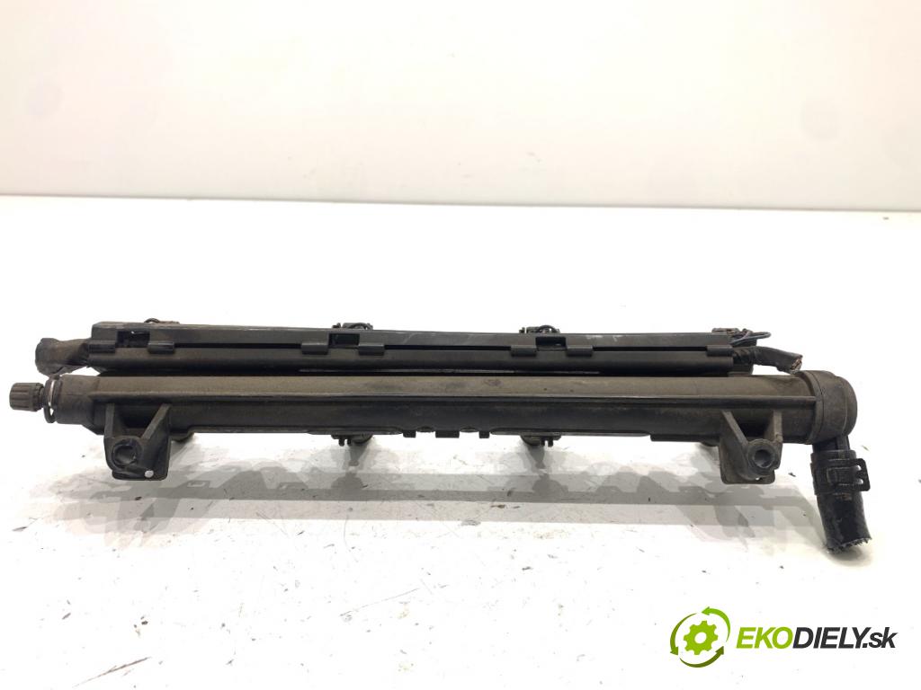 SKODA FABIA II Kombi 2008 63 kW 1.4 1390 Lišta vstrekovacia 036133320 (Vstrekovacia lišta)