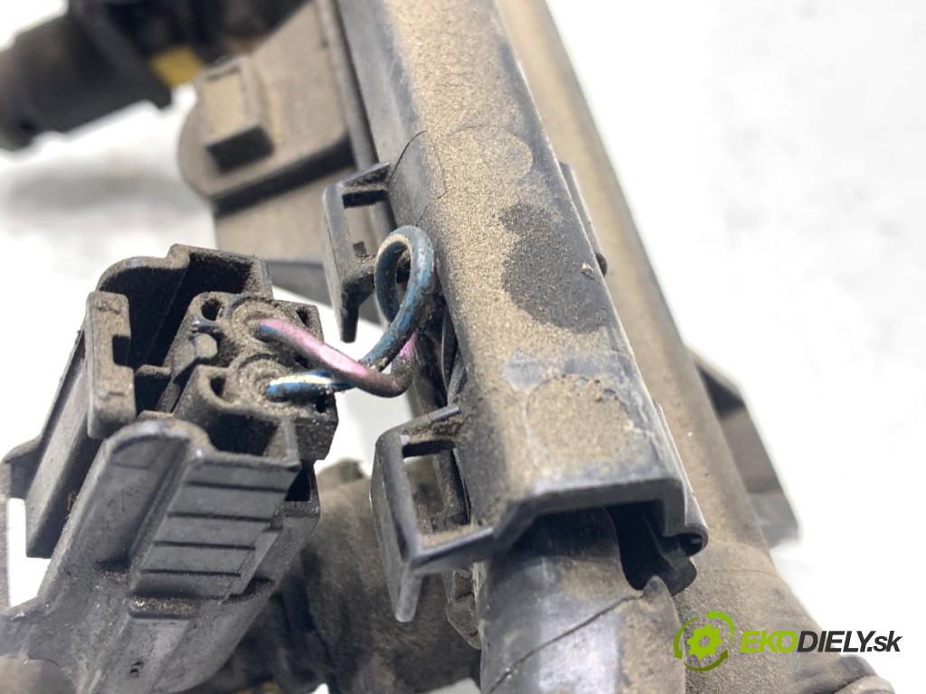 SKODA FABIA II Kombi 2008 63 kW 1.4 1390 Lišta vstrekovacia 036133320 (Vstrekovacia lišta)