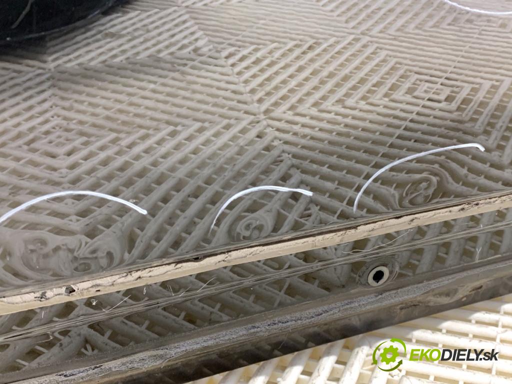 AUDI Q5 8R SUV 2011 125 kW 2.0 TDI quattro 1968 Dvere pravy predný LY9B