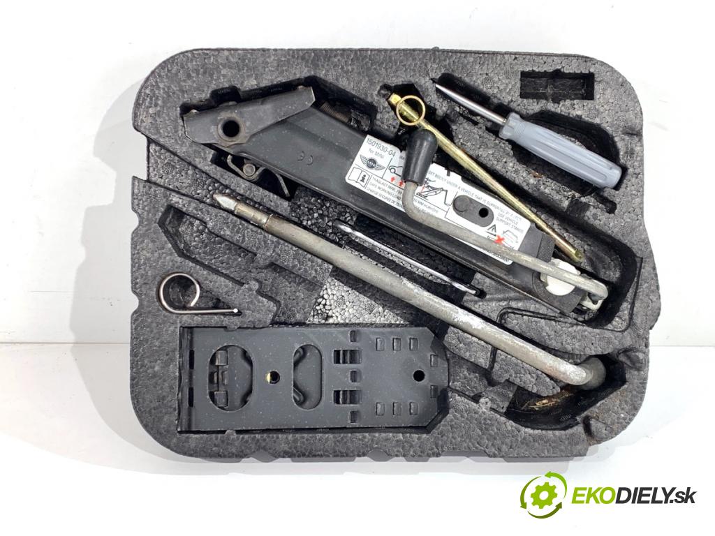 MINI R50 R53 liftback 2003 66 kW One 1598 souprava náradí 1501930