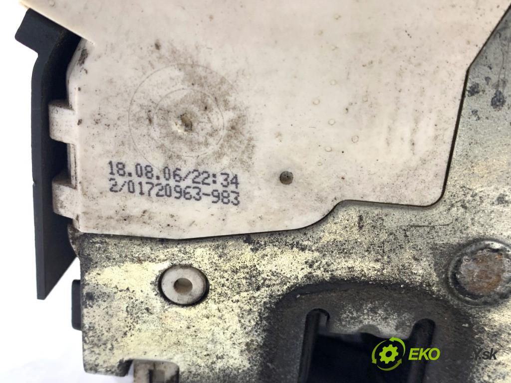 MINI R50 R53 liftback 2003 66 kW One 1598 zámok dveře pravý přední část 4416272
