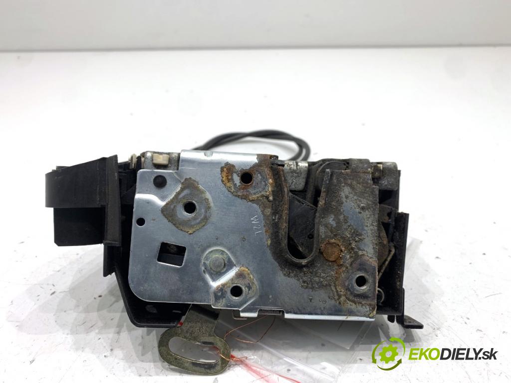 MINI R50 R53 liftback 2003 66 kW One 1598 zámok dveře levý přední část 