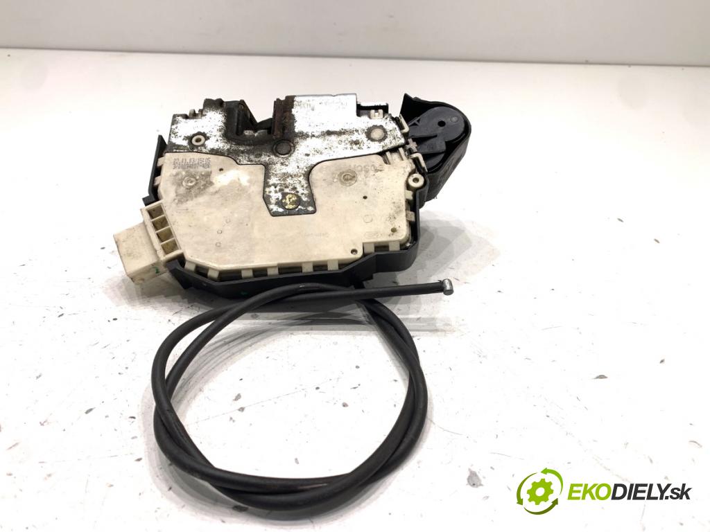 MINI R50 R53 liftback 2003 66 kW One 1598 zámok dveře levý přední část