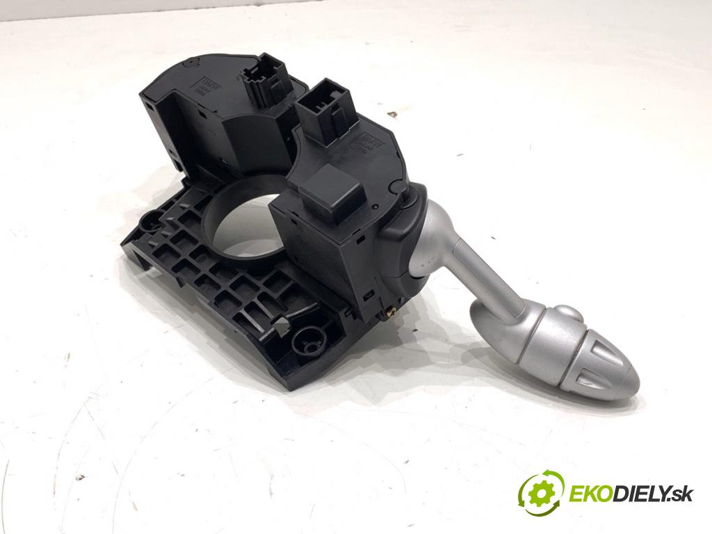 MINI R50 R53 liftback 2003 66 kW One 1598 přepínač kombinovaný 1484329 (Páčky pod volantem)