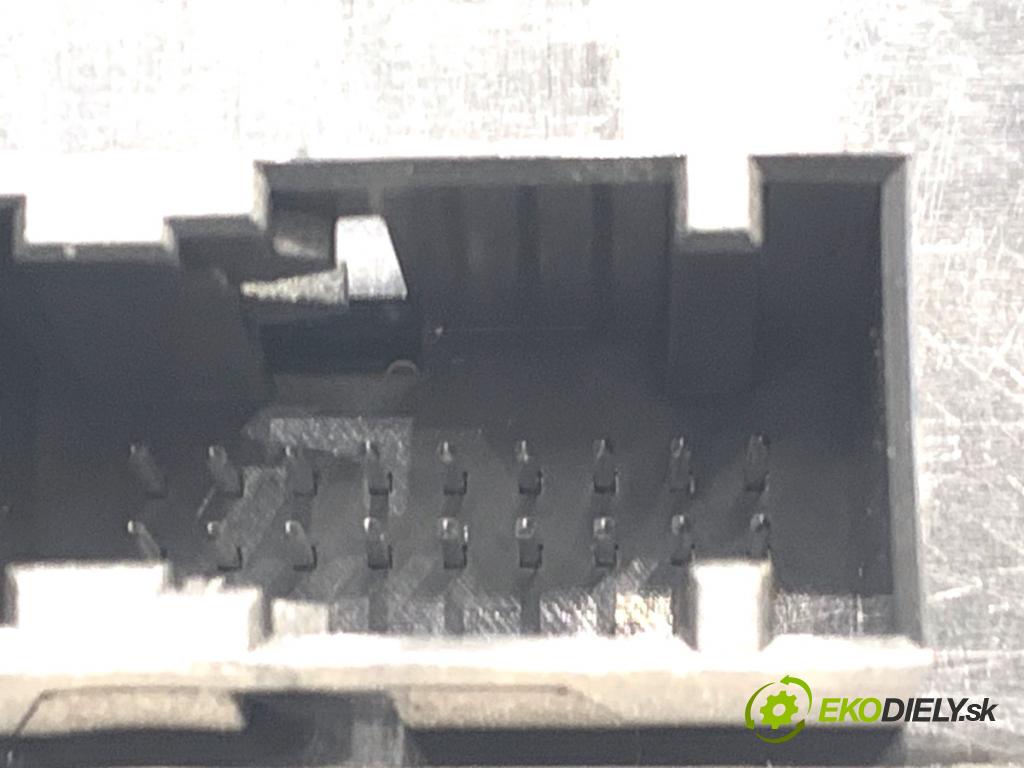 MINI R50 R53 liftback 2003 66 kW One 1598 přepínač oken 6917989 (Páčky pod volantem)