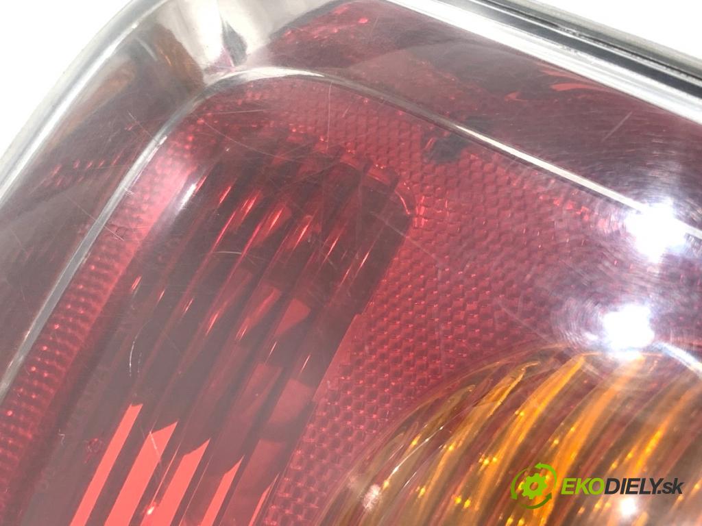 MINI R50 R53 liftback 2003 66 kW One 1598 Svetlo pravy zad