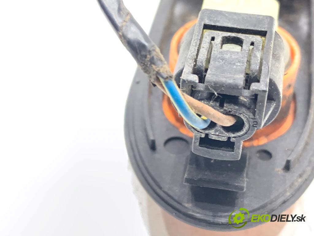 MINI R50 R53 liftback 2003 66 kW One 1598 směrovka pravý přední část 1503561 (Klika dveří ostatní)