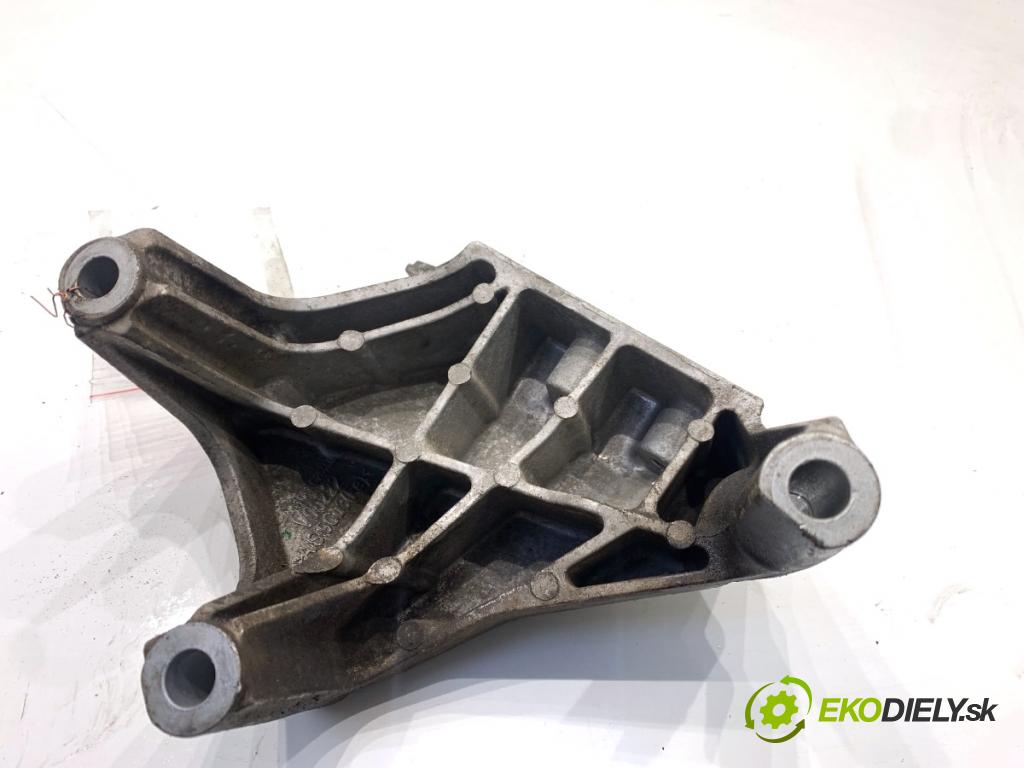 OPEL ASTRA J sedan 2017 103 kW 1.4 LPG (69) 1364 Držiak Motor 13248477