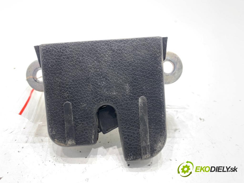 VW PASSAT B7 Kombi 2011 103 kW 2.0 TDI 1968 zámok dveří zadní část 5K0827505A